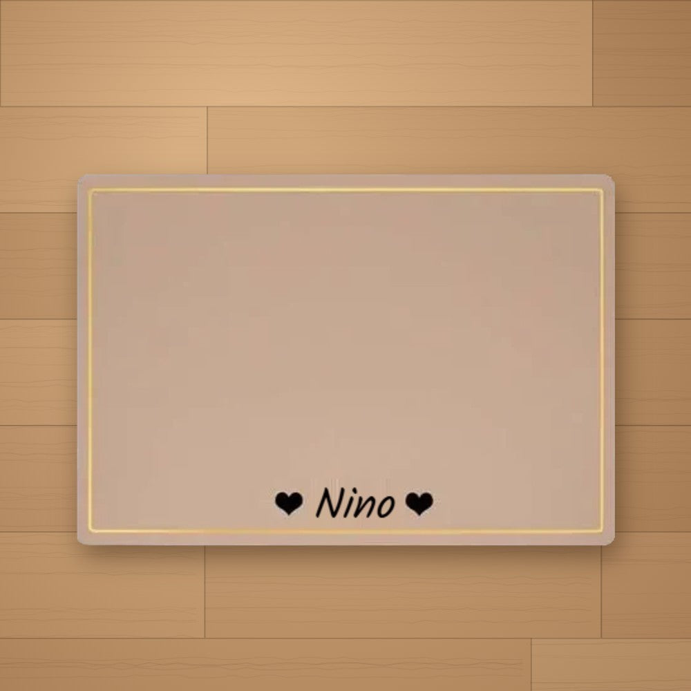Tapis de gamelle personnalisé Crème - Cœur - prénom Nino