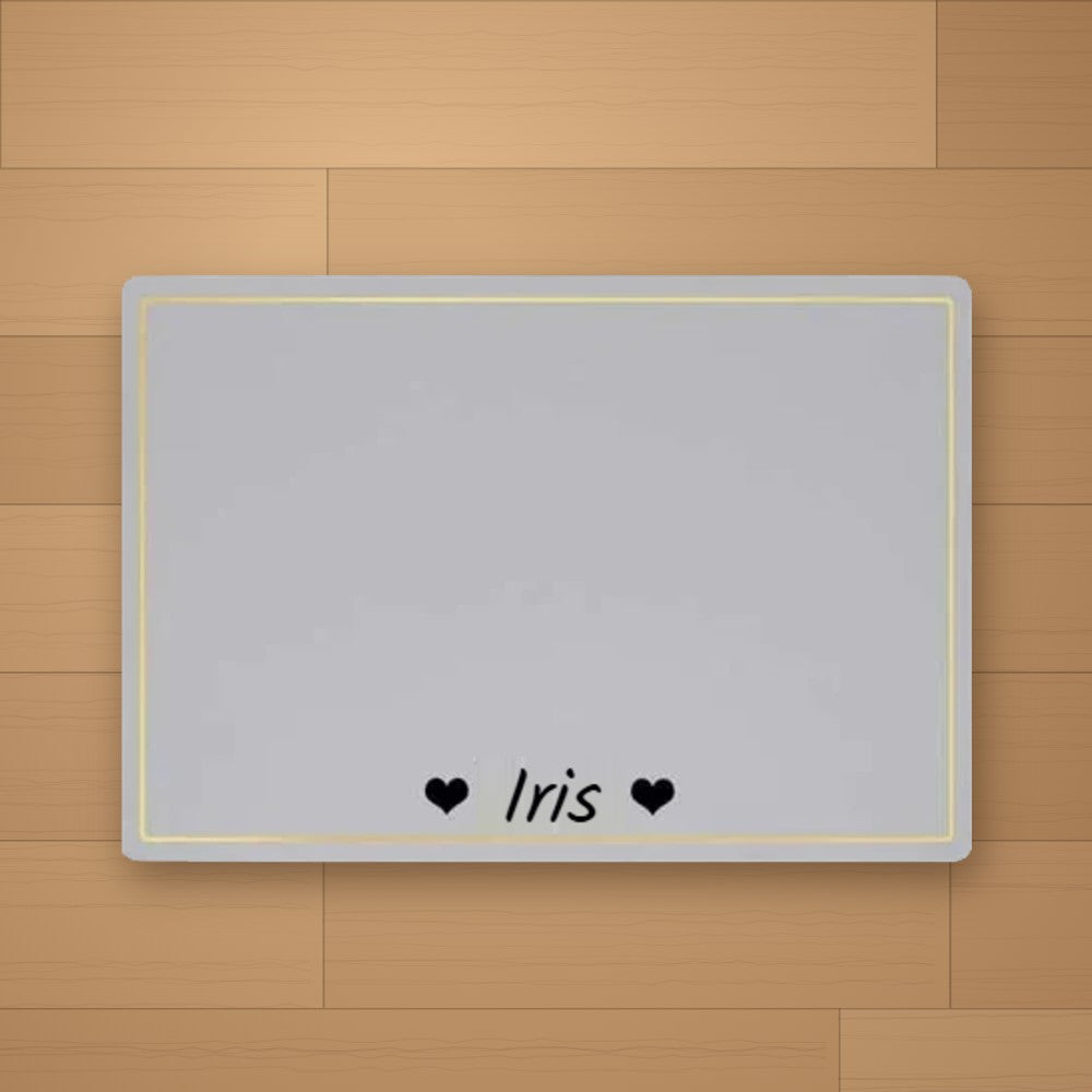 Tapis de gamelle personnalisé Gris clair - Cœur - prénom Iris