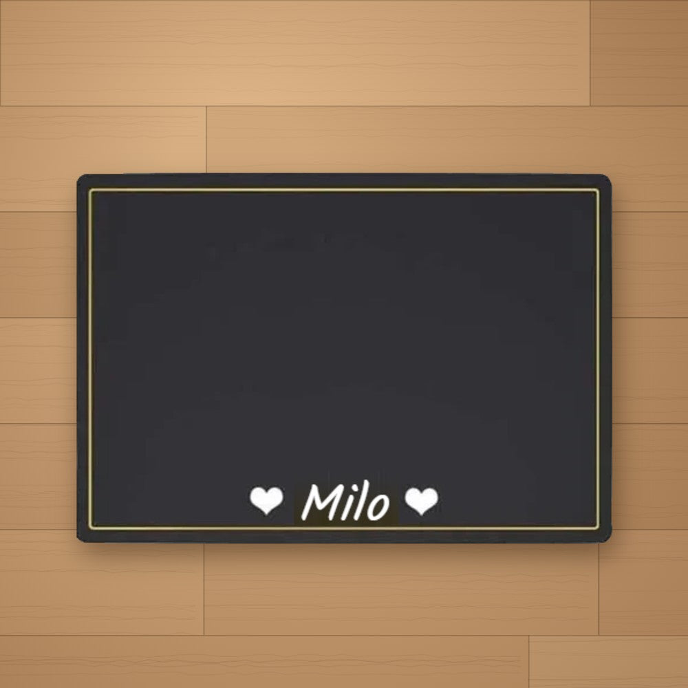 Tapis de gamelle personnalisé Noir - Cœur - prénom Milo